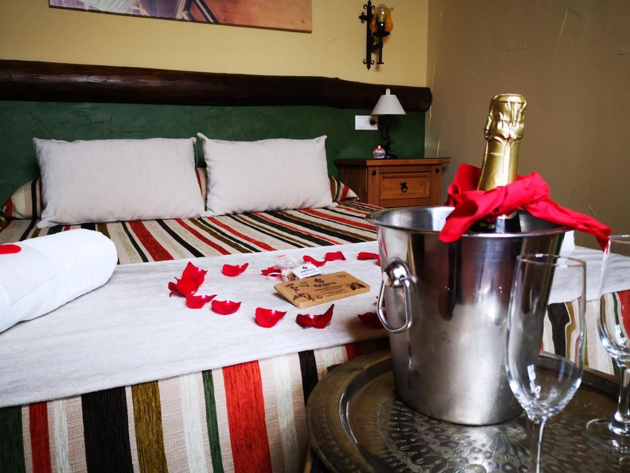 Apartamentos La Suerte Hinojares ภายนอก รูปภาพ